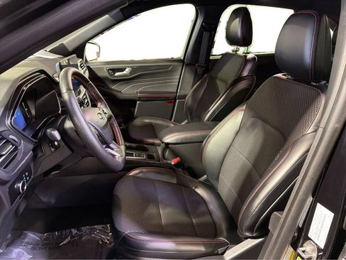 Used 2025 Ford Escape ST-Line w/ Tech Pack #1 AWD/4WD image 9