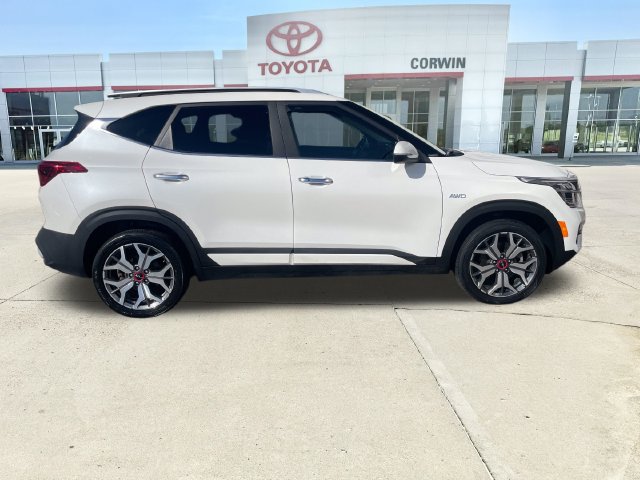 Used 2023 Kia Seltos SX w/ SX Sunroof Package AWD/4WD image 6