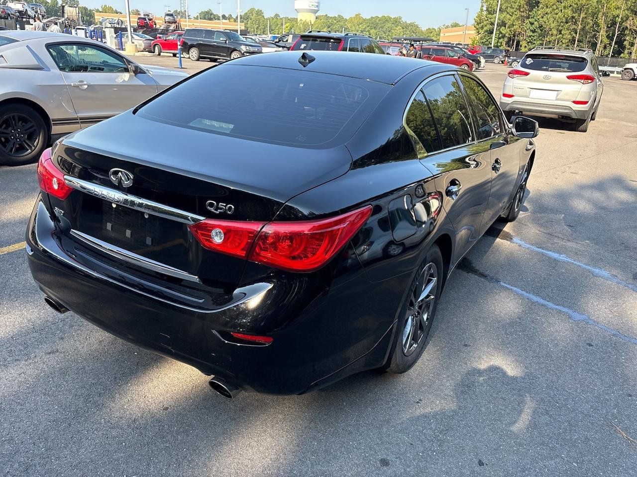 Used 2017 INFINITI Q50 Signature Edition w/ All Weather Package (L93) AWD/4WD image 5