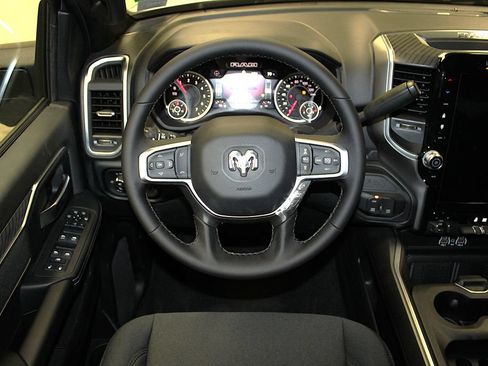 New 2026 RAM 2500 Big Horn AWD/4WD image 12