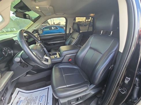 Used 2024 Ford Expedition XLT image 16