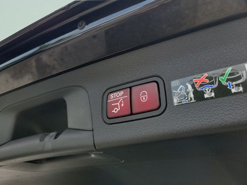 Certified 2025 Mercedes-Benz GLS 580 4MATIC image 6
