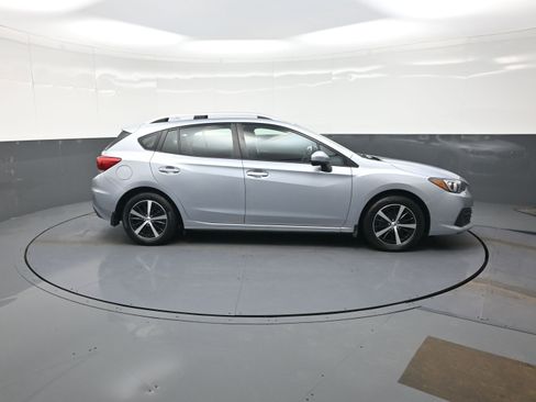 Used 2023 Subaru Impreza Premium image 2