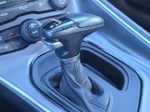 Used 2019 Dodge Challenger SXT w/ Driver Convenience Group RWD image 35