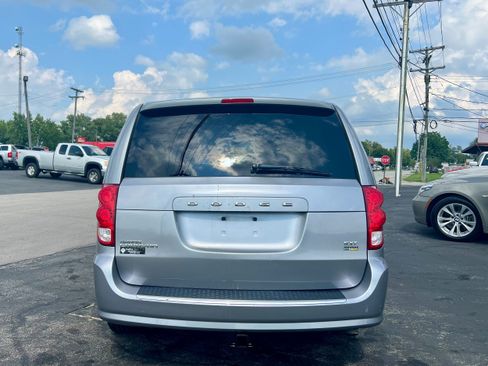 Used 2014 Dodge Grand Caravan SXT FWD image 5