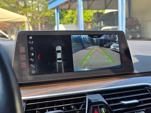 Used 2018 BMW 530i xDrive AWD/4WD image 29