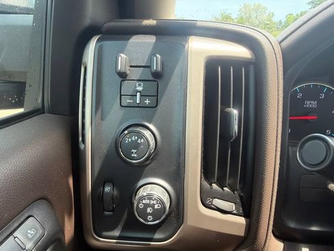 Used 2019 GMC Sierra 2500 Denali w/ Duramax Plus Package AWD/4WD image 15