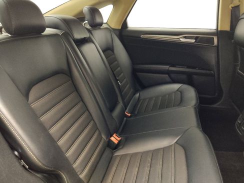 Used 2017 Ford Fusion SE w/ Equipment Group 201A FWD image 19