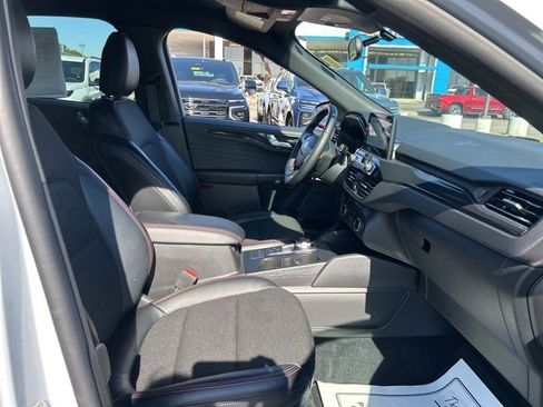 Used 2025 Ford Escape ST-Line image 31