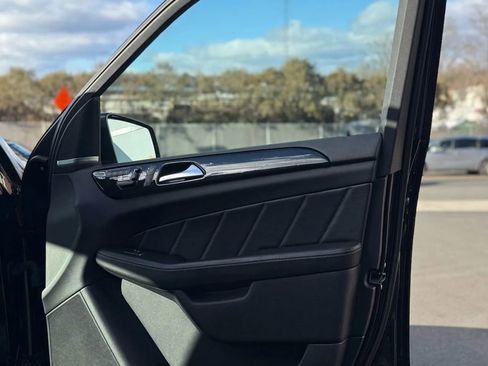 Used 2015 Mercedes-Benz GL 450 4MATIC image 18