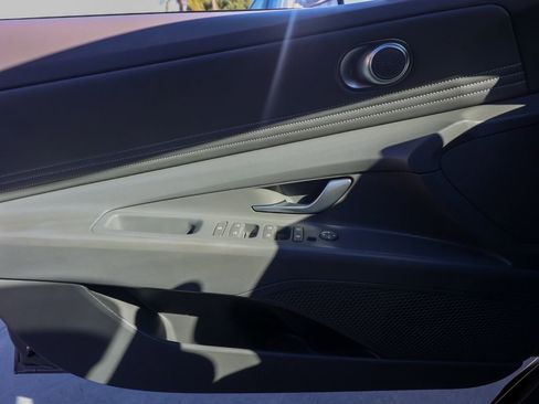 Used 2023 Hyundai Elantra SEL w/ Convenience Package image 26