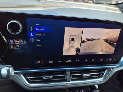 Used 2025 Chevrolet Equinox EV LT w/ Convenience Package FWD image 7