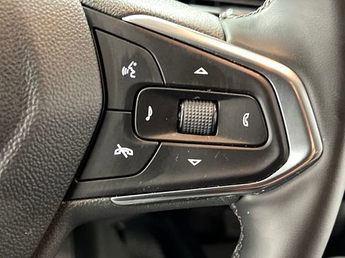 Used 2025 Chevrolet Trax LT w/ LT Convenience Package image 39