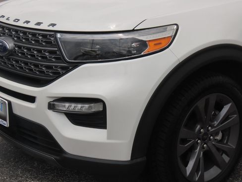 Used 2023 Ford Explorer XLT w/ Equipment Group 202A RWD image 3
