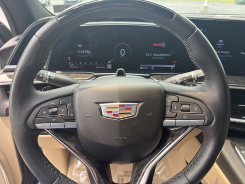 Used 2024 Cadillac Escalade Premium Luxury w/ Performance Package AWD/4WD image 11