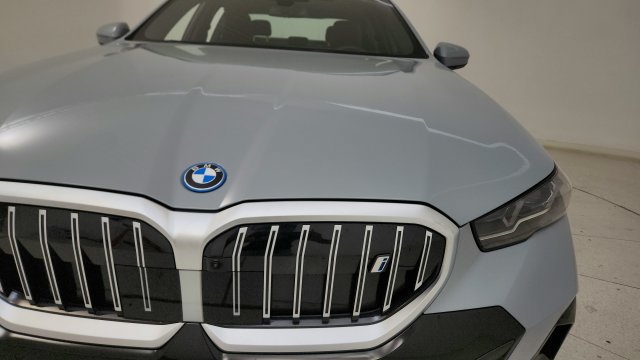Used 2026 BMW i5 eDrive40 RWD image 24