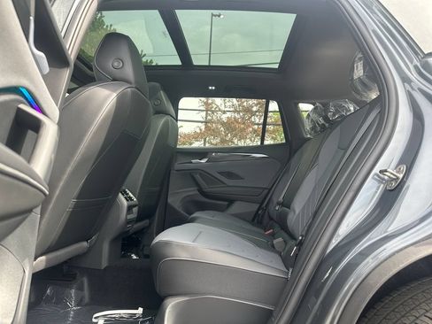 New 2026 Volkswagen Tiguan SE R-Line AWD/4WD image 18