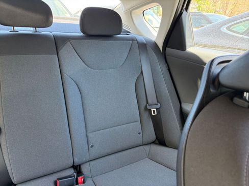 Used 2025 Kia K4 LXS FWD image 36