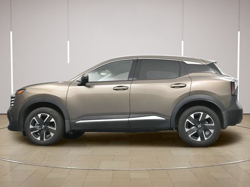 Certified 2025 Nissan Kicks SR FWD image 26