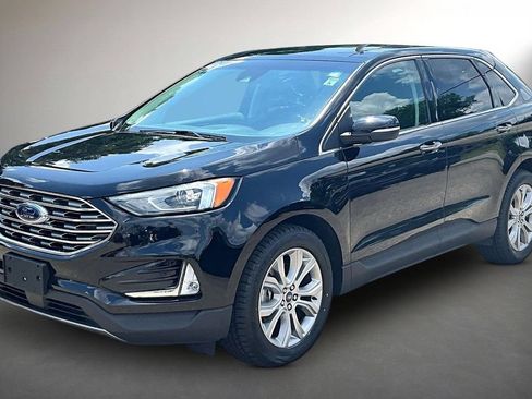 Used 2019 Ford Edge Titanium w/ Cold Weather Package AWD/4WD image 3