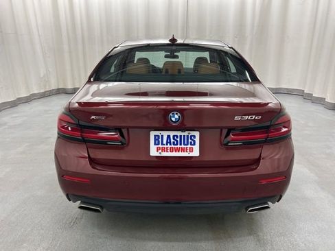 Used 2023 BMW 530e xDrive w/ Convenience Package image 5