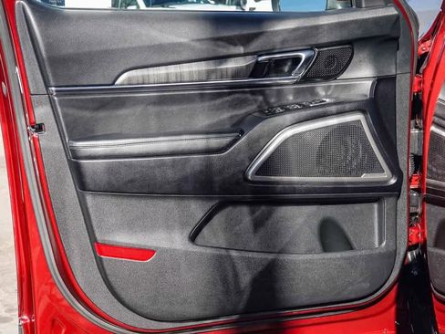 Used 2023 Kia Telluride EX w/ EX Captain's Chair Package image 19