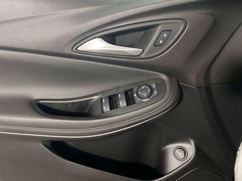 Certified 2024 Buick Encore GX Preferred FWD image 13