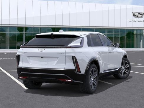 New 2026 Cadillac Lyriq Luxury w/ LPO, Floor Liner Package AWD/4WD image 5