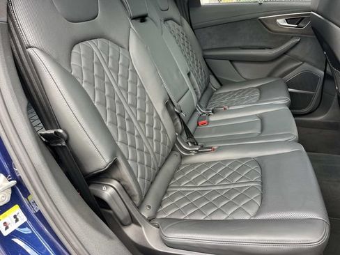 Used 2023 Audi SQ7 Prestige AWD/4WD image 26