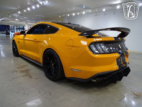 Used 2019 Ford Mustang GT Premium w/ Black Accent Package image 9