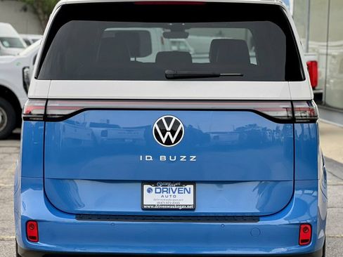 Used 2025 Volkswagen ID. Buzz Pro S RWD image 39