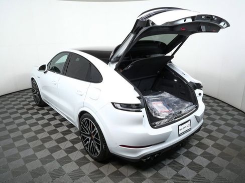 New 2026 Porsche Cayenne S image 34