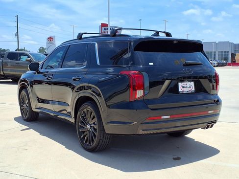 Used 2024 Hyundai Palisade Calligraphy AWD/4WD image 2