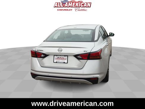 Used 2024 Nissan Altima 2.5 SV image 7