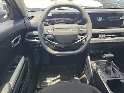 New 2026 Kia K4 FWD image 12