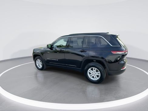 Used 2024 Jeep Grand Cherokee Laredo w/ Luxury Tech Group I AWD/4WD image 12