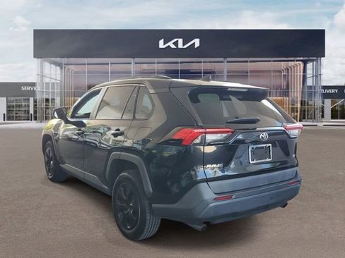 Used 2019 Toyota RAV4 LE image 4