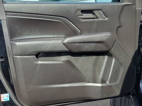 Used 2023 Chevrolet Colorado Trail Boss w/ Technology Package image 11