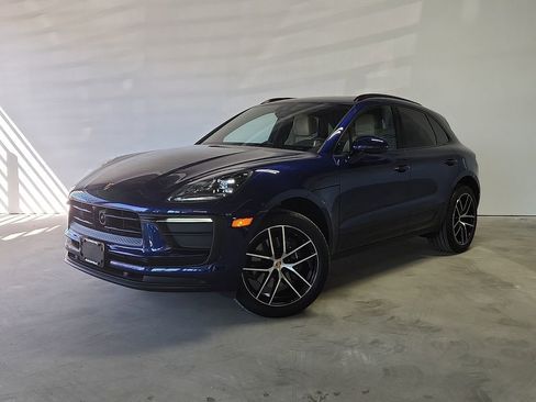 Used 2026 Porsche Macan image 1
