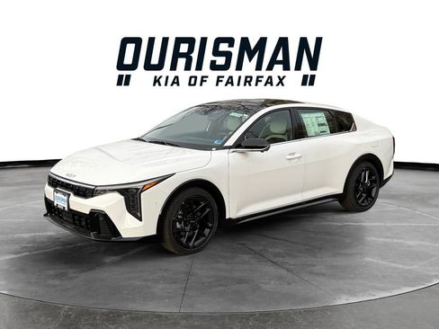 New 2025 Kia K4 GT-Line Turbo image 2