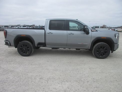 New 2026 GMC Sierra 2500 AT4 image 3