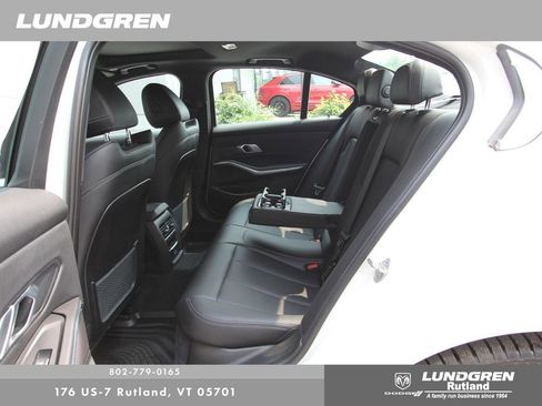 Used 2022 BMW 330i xDrive 330i xDrive w/ Premium Package image 29