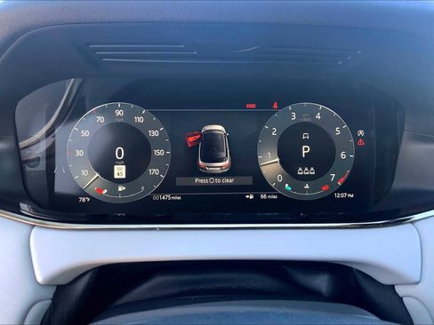 Used 2025 Land Rover Range Rover Evoque Dynamic SE image 24