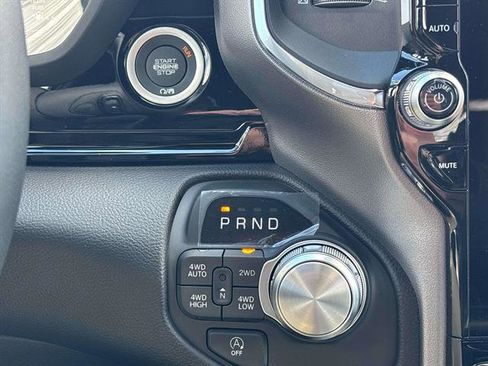 New 2026 RAM 1500 Laramie AWD/4WD image 13
