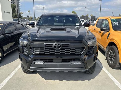 Used 2024 Toyota Tacoma TRD Sport w/ TRD Sport Upgrade Package AWD/4WD image 11