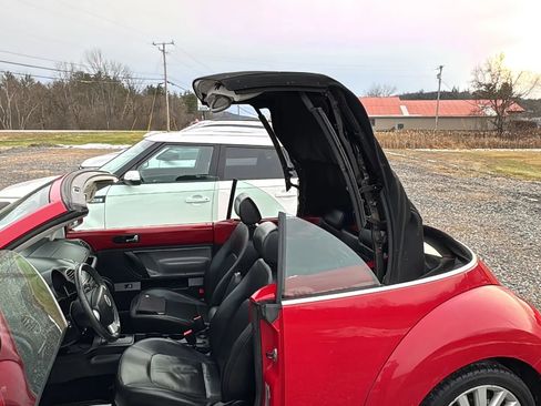 Used 2008 Volkswagen Beetle SE image 23