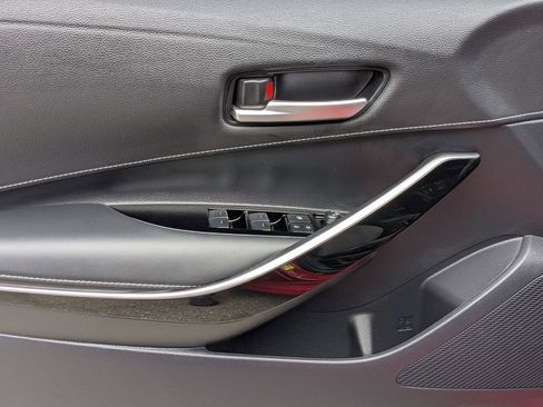 Used 2025 Toyota Corolla XSE FWD image 11