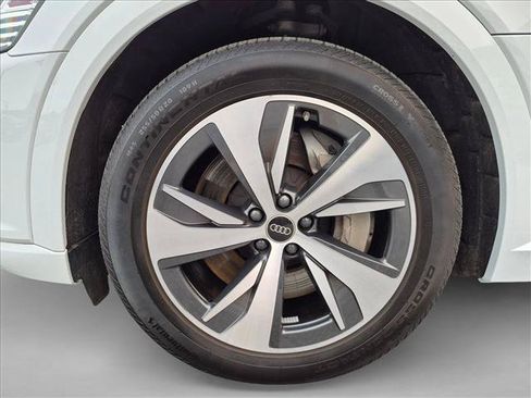 Certified 2024 Audi Q8 e-tron Premium AWD/4WD image 25