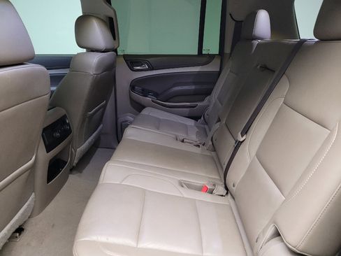 Used 2019 Chevrolet Suburban LT AWD/4WD image 18