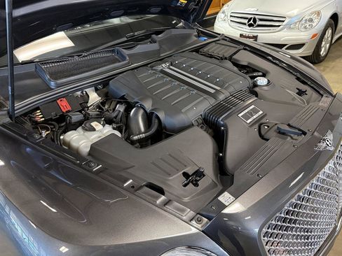 Used 2018 Bentley Bentayga image 49